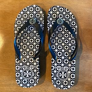 Women’s Size 9 Tory Burch black/white stacked flip flops